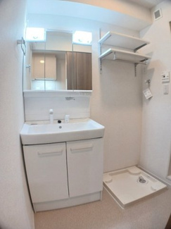 【洗面所】 | クラール中市　Ａ | 忙しい朝には欠かせない洗面所です