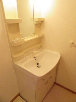 【洗面所】 | コンフォート幸町 | 脱衣スペースもあります