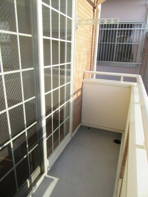 【バルコニー】 | コンフォート幸町 | 開放的で明るい空間を演出してくれるバルコニーです