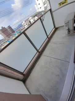 【バルコニー】 | フォルトゥーナ・タワラヤ | バルコニーからの眺めを楽しみながら食事をしませんか