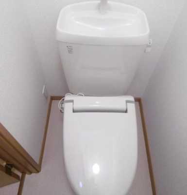 【トイレ】 | ティーズ・ウィンヒルⅢ | 清潔感のあるトイレです