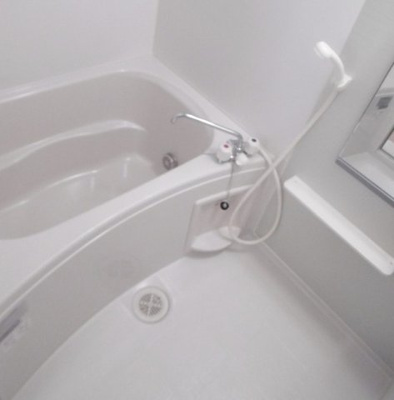 【浴室】 | ティーズ・ウィンヒルⅢ | コンパクトで使いやすいお風呂です