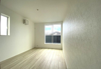 【洋室】 | リナージュ近江八幡小船木町　２４－１期　２号棟