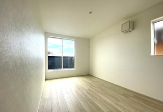 【洋室】 | リナージュ近江八幡小船木町　２４－１期　２号棟