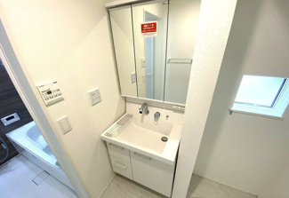 【独立洗面台】 | リナージュ近江八幡小船木町　２４－１期　２号棟