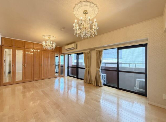 シャンボール大名D棟の居間・リビング