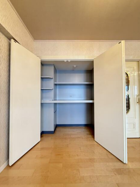 シャンボール大名D棟の居間・リビング