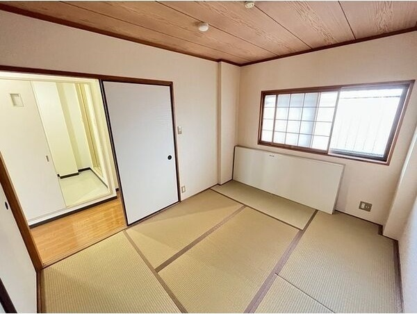 エスポアール摂津の和室