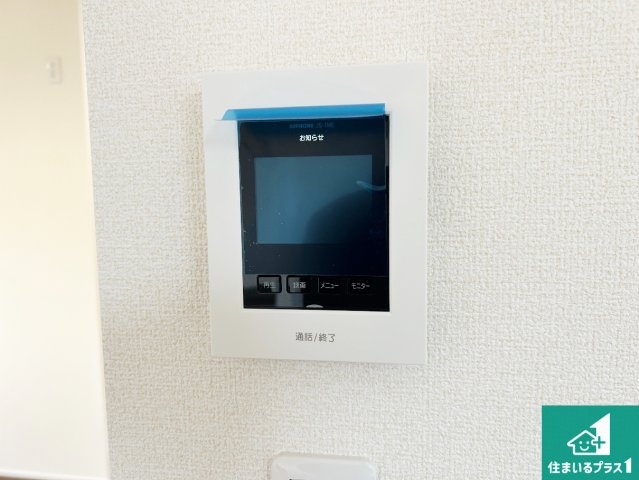 小野市神明町　第4期　新築一戸建ての防犯設備|カラーモニターインターホン！声だけでなく来訪者の姿や顔がモニターで確認できるので、小さなお子様がいらっしゃるご家庭でも安心できます！