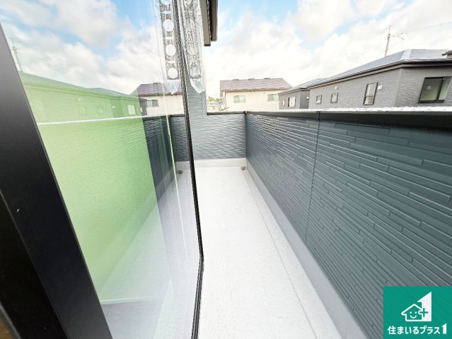 小野市神明町　第4期　新築一戸建てのバルコニー|ワイドバルコニーは洗濯物を干すスペースが広いのでご家族が多くても安心！