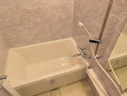 ブリリアントジュネス本町の浴室