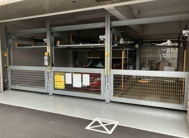 スプランディッド安土町の駐車場