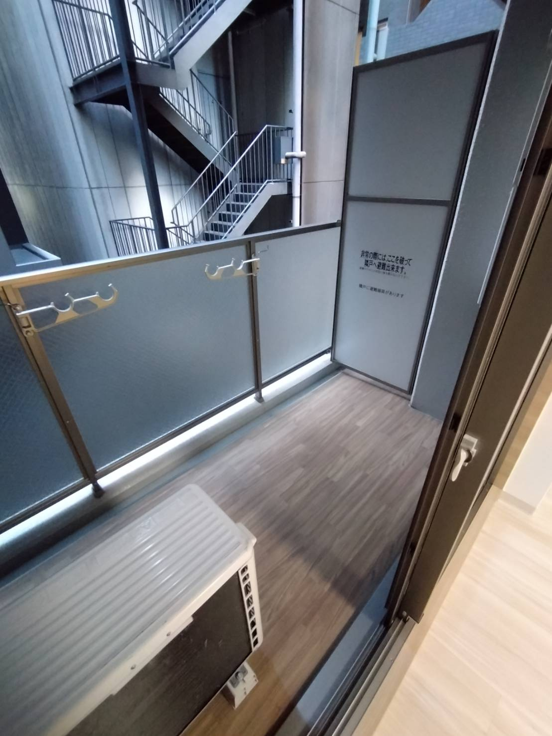 プライムアーバン御堂筋本町の玄関