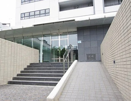 メゾン・ド・ヴィレ大阪城公園前のエントランス