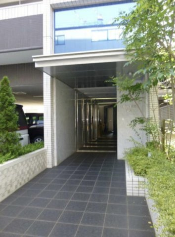 ルミエール北梅田のエントランス