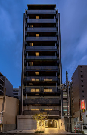 シーズンフラッツ大手前の外観