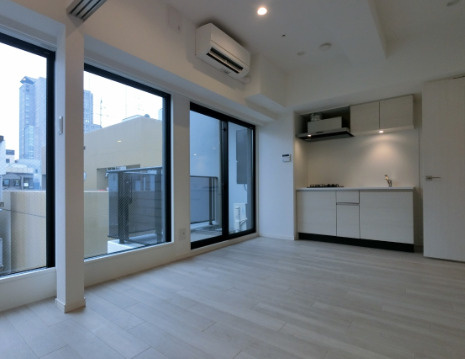 シーズンフラッツ大手前の居間・リビング