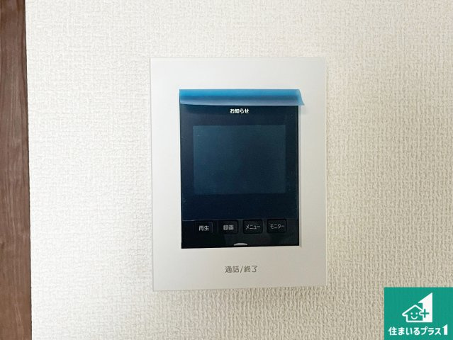 小野市神明町　第4期　新築一戸建ての防犯設備|カラーモニターインターホン！声だけでなく来訪者の姿や顔がモニターで確認できるので、小さなお子様がいらっしゃるご家庭でも安心できます！