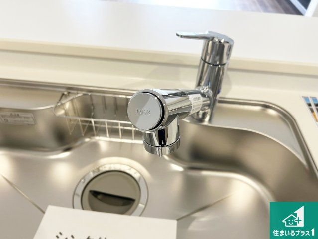 小野市神明町　第4期　新築一戸建ての設備|浄水器を内蔵！炊飯時、お茶を作る時に安心してお水を使えます！お湯と冷水、浄水と原水、シャワーの切替えもワンタッチです！