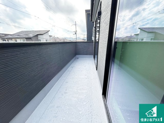 小野市神明町　第4期　新築一戸建てのバルコニー|ワイドバルコニーは洗濯物を干すスペースが広いのでご家族が多くても安心！