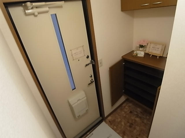 神戸市須磨区大手町５丁目のアパートの玄関|シューズボックス付き