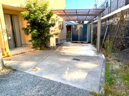 石手1丁目中古戸建の駐車場|駐車場があります