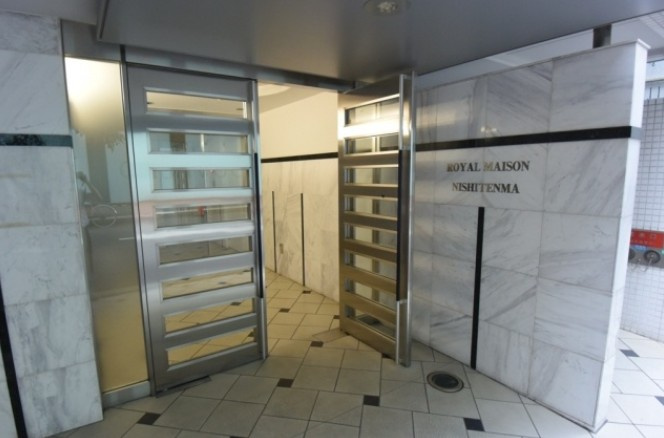 ロイヤルメゾン西天満の外観