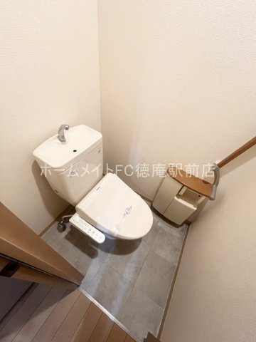 大東市灰塚５丁目のアパートのトイレ