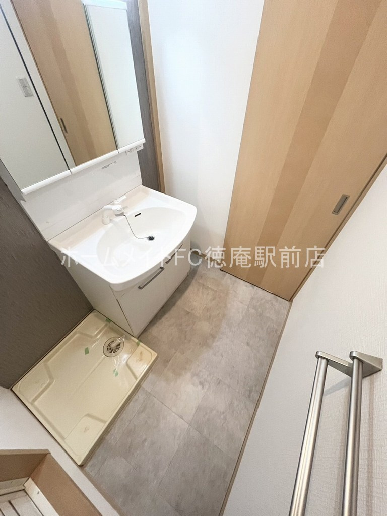 大東市灰塚５丁目のアパートの洗面所