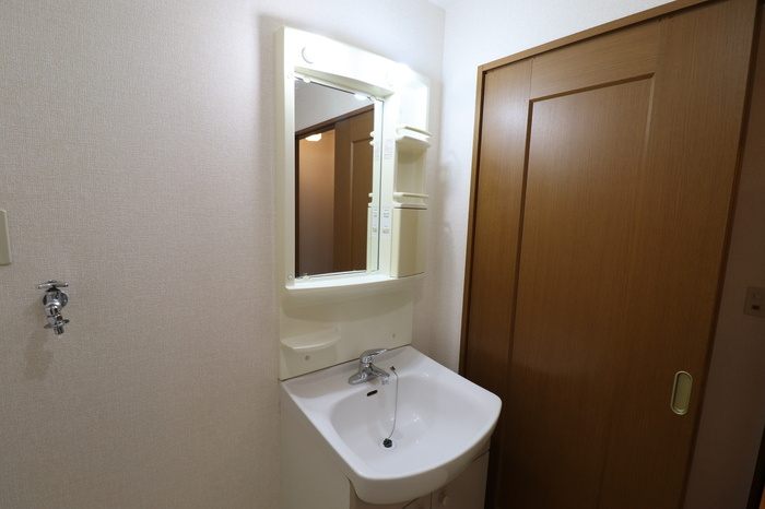 熊本市西区上代３丁目のアパートの独立洗面台