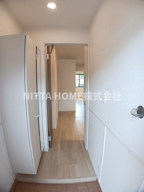 ブリーゼ西岡屋Ⅱの玄関|ワンちゃんフックも設置済み(^^)