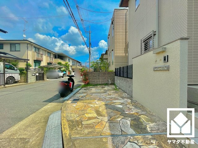 宇治市伊勢田町名木２丁目の駐車場