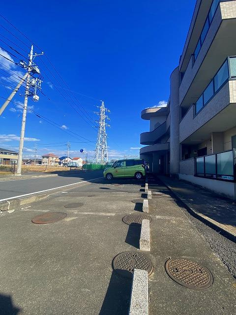 ブライトンヒルズの駐車場