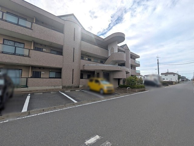 ブライトンヒルズの駐車場