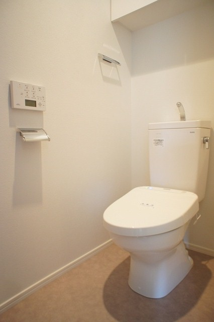 新品家具付きマンション博多駅前31A(KaGood福岡)のトイレ