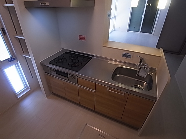 神戸市兵庫区兵庫町２丁目のアパートのキッチン|システムキッチン（３口ガスコンロ）