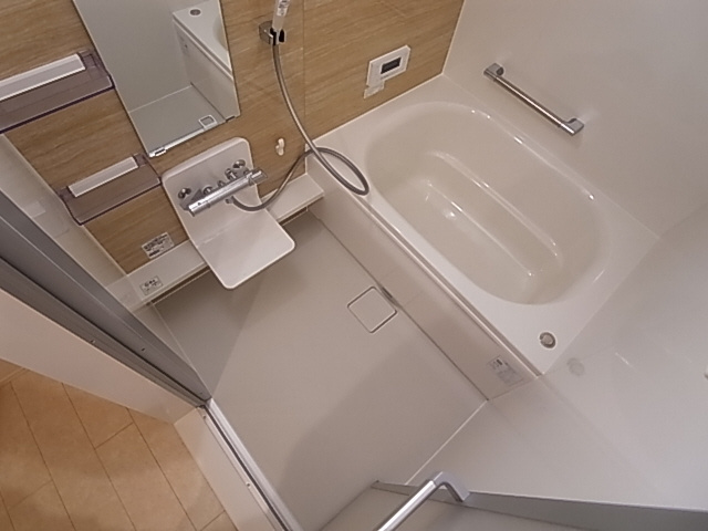 神戸市兵庫区兵庫町２丁目のアパートの浴室|浴室（追い焚き付き）