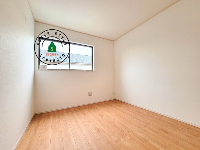 熊本市北区龍田弓削1丁目第1-2棟（A号棟）の内観：施工例|柔らかい陽光が差し込む明るいお部屋を演出する設計。彩光の取れる窓が気持ちの良いお部屋を創り上げます。