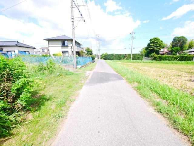大網白里市南横川　中古戸建の前面道路含む現地写真|内外装リフォーム済み令和7年8月 敷地約185坪ドックラン・家庭菜園・バーベキューが可能です 