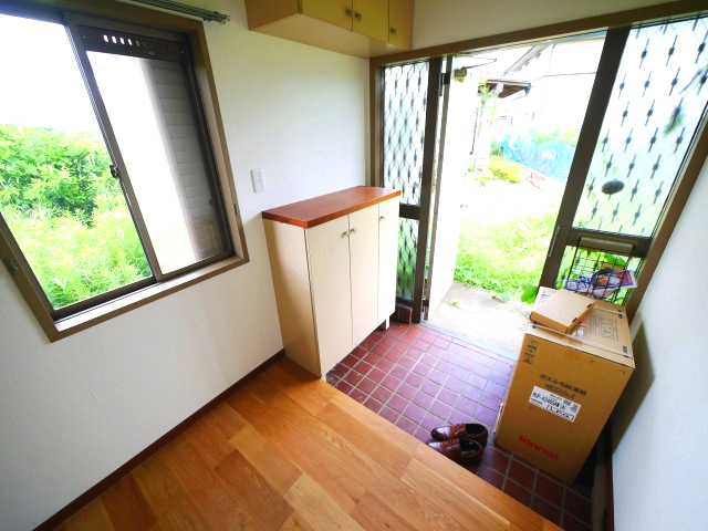 大網白里市南横川　中古戸建の玄関|内外装リフォーム済み令和7年8月 敷地約185坪ドックラン・家庭菜園・バーベキューが可能です 