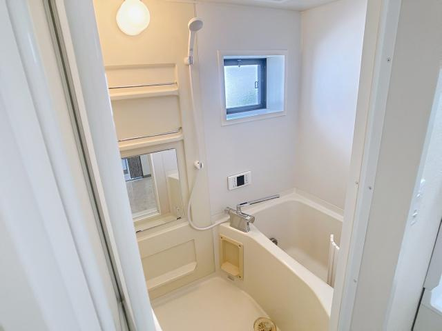 リーセントミュールA棟の浴室