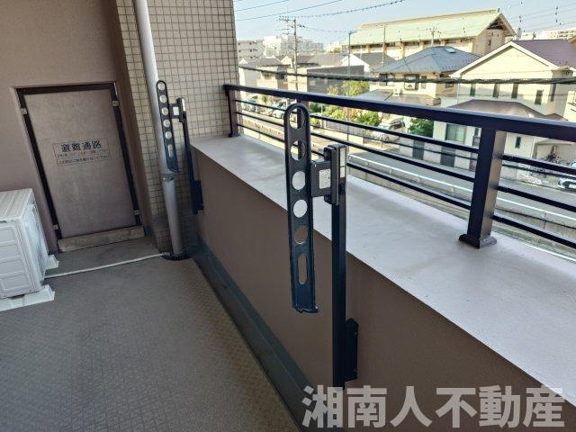 レクセルマンション茅ヶ崎のバルコニー|バルコニーからの眺めを楽しみながら食事をしませんか