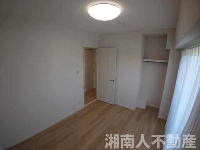 レクセルマンション茅ヶ崎の洋室|落ち着いた色調の洋室です