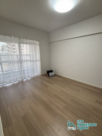 メガロコープ西陣 A棟の洋室|6.4帖洋室