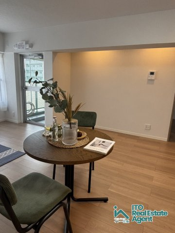 メガロコープ西陣 A棟の居間・リビング