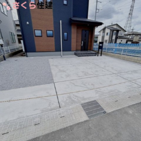 リーブルガーデン宇都宮市鶴田町第22　１号棟の駐車場|並列で3台駐車可能ですので、将来お車が増えた場合や来客時も安心です。