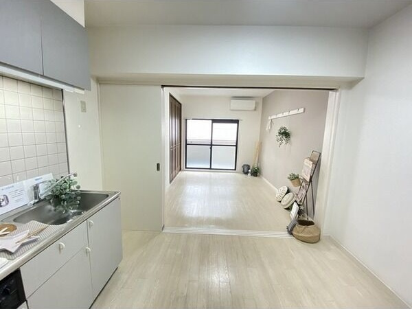 フェリーチェ江坂マンションの居間・リビング