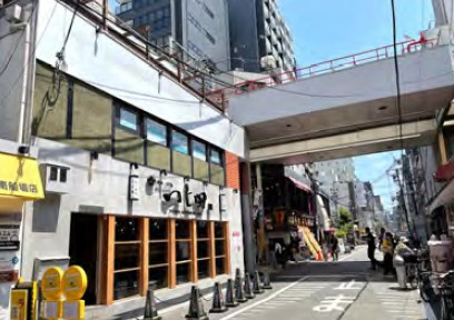 安里ビルの外観