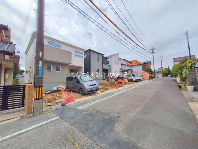 リーブルガーデンひまわり台の前面道路含む現地写真