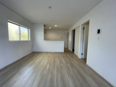 【居間・リビング】 | 【新築分譲住宅　～クレイドルガーデン～】 山形市江南　第23　☆全2棟☆ | 【Living room】
家族の食事や団らんのほか、子どもを遊ばせたり、友人を招いたりするLDKは住まいの中心です。
長時間過ごす場所だからこそ、ほっと落ち着く安心感のある場所にしたいですよね♪